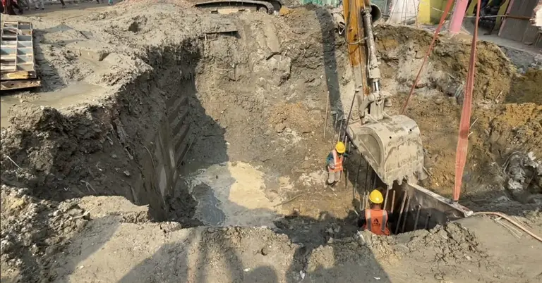 উড়াল সেতুর বোরিং গাঁথুনির কাজ